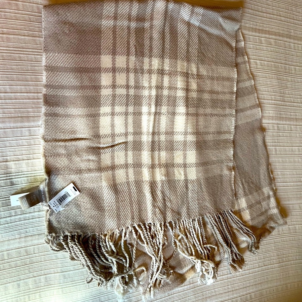 *NWT* Banana Republic Scarf - neutral plaid - super soft